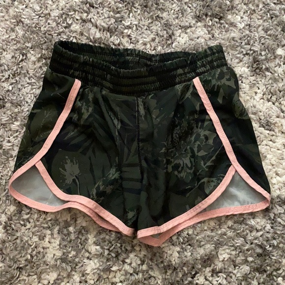 Old navy kids active shorts - Picture 1 of 3